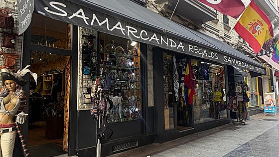 Cierra una de las tiendas más emblemáticas de León: Samarcanda Tattoo se traslada tras casi 21 años