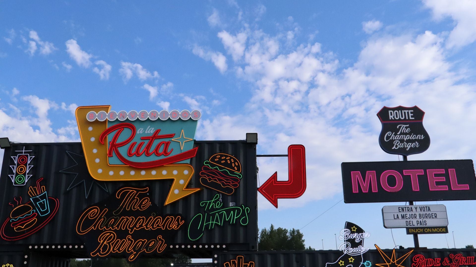 Así se ha vivido la inauguración de The Champions Burger en León