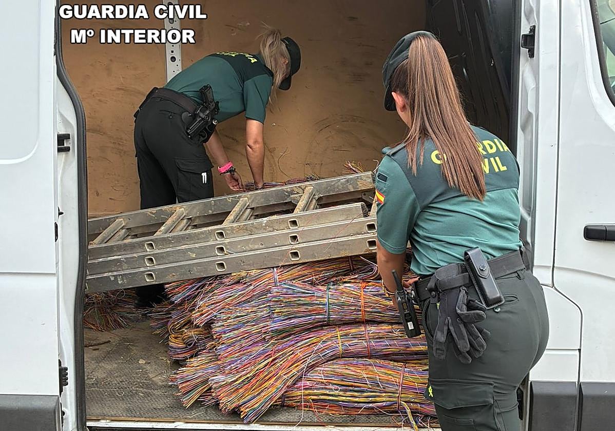 Cable interceptado en la operación.