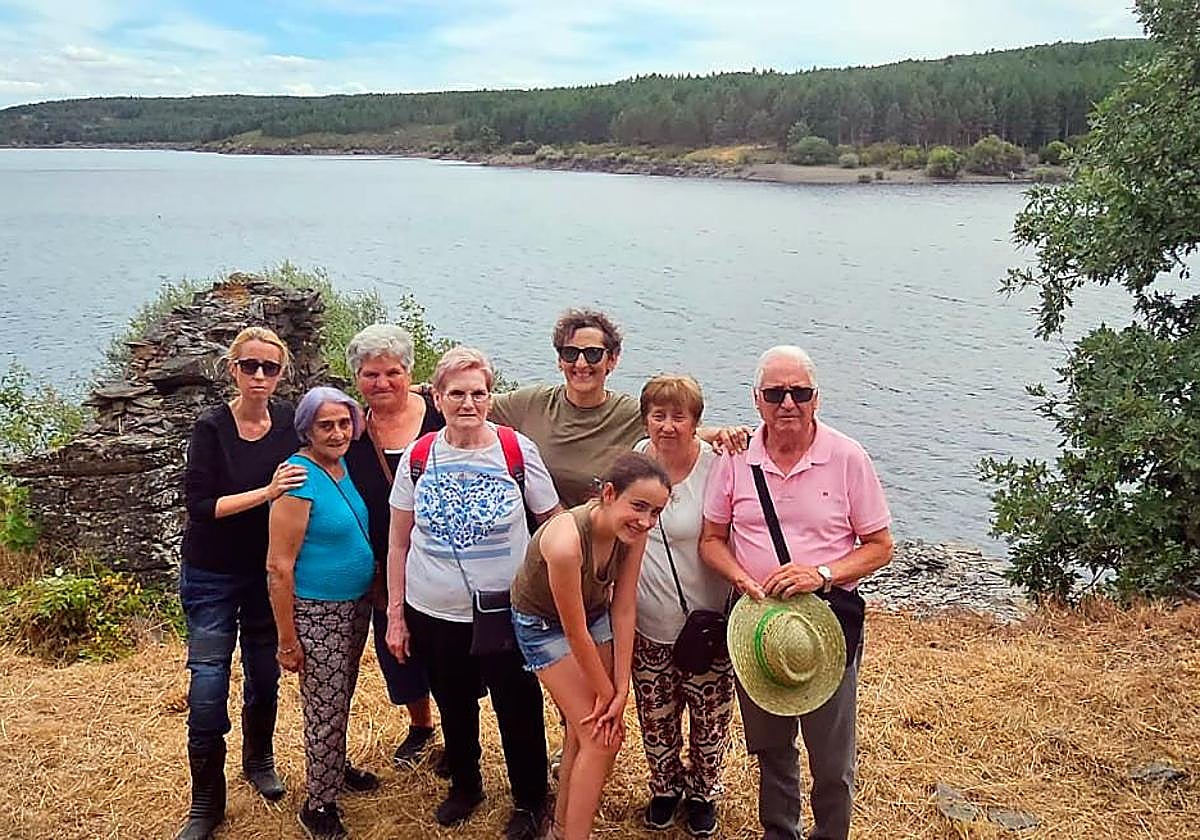 Encuentro a las orillas del pantano.