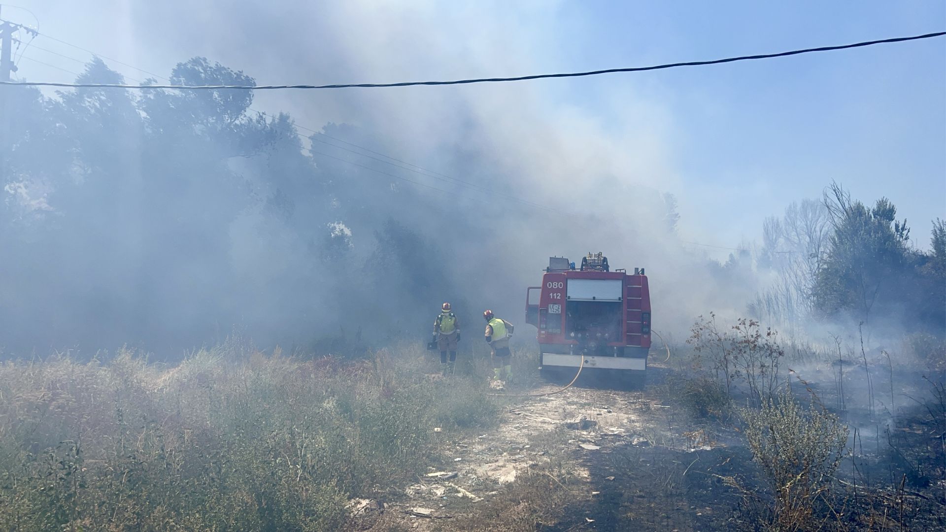 León vive dos incendios en media hora