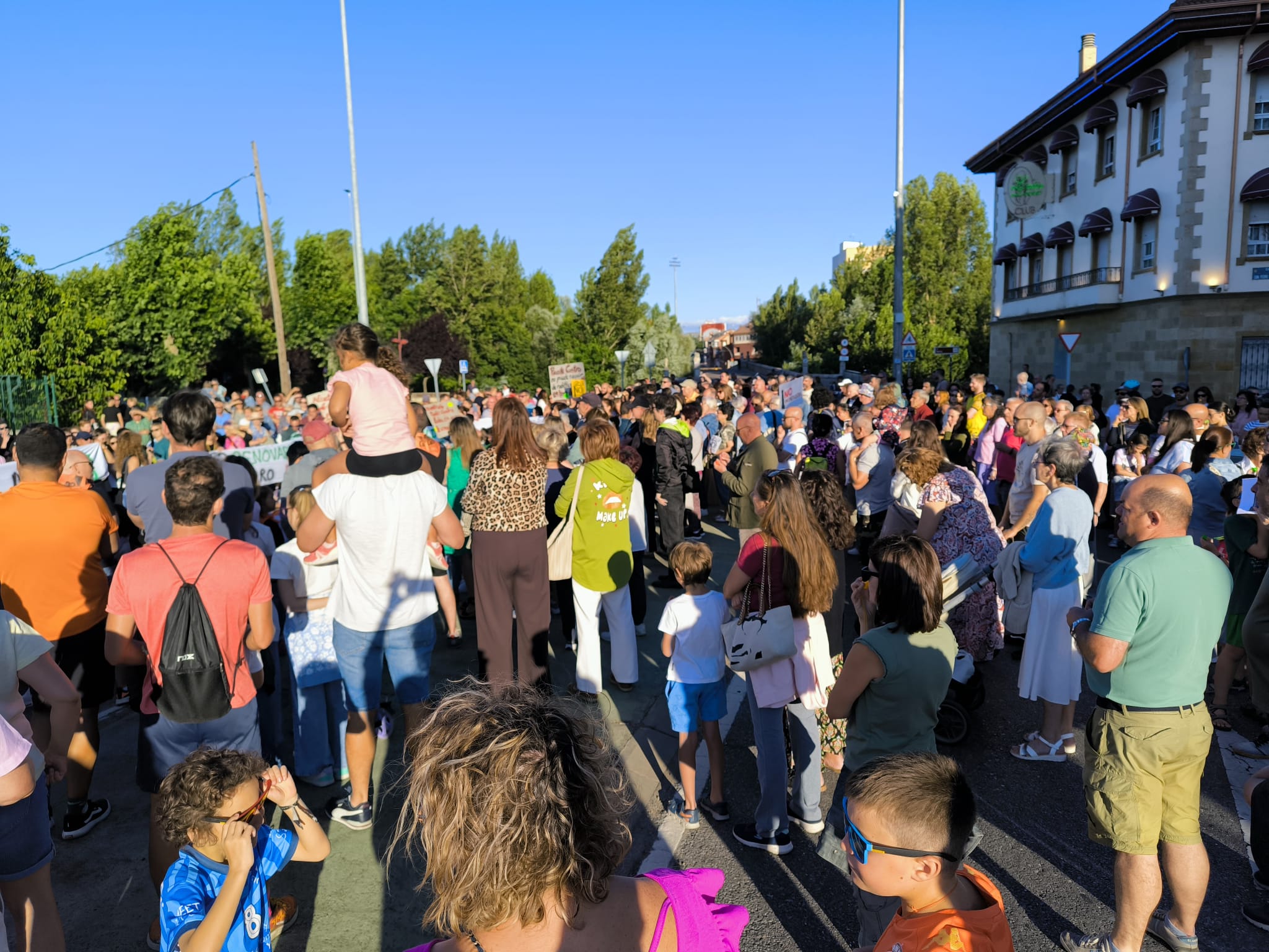 Manifestación de protesta contra la planta de biomasa en Puente Castro