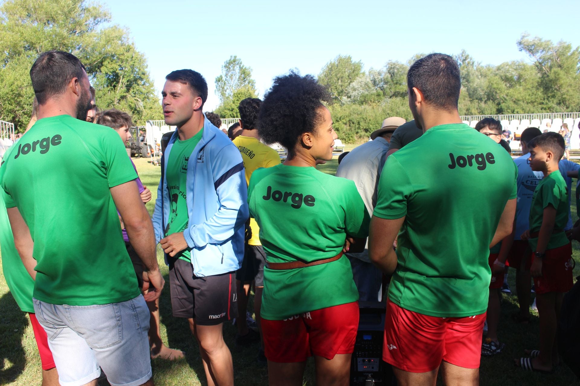 Un corro de homenaje a Jorge Iglesias