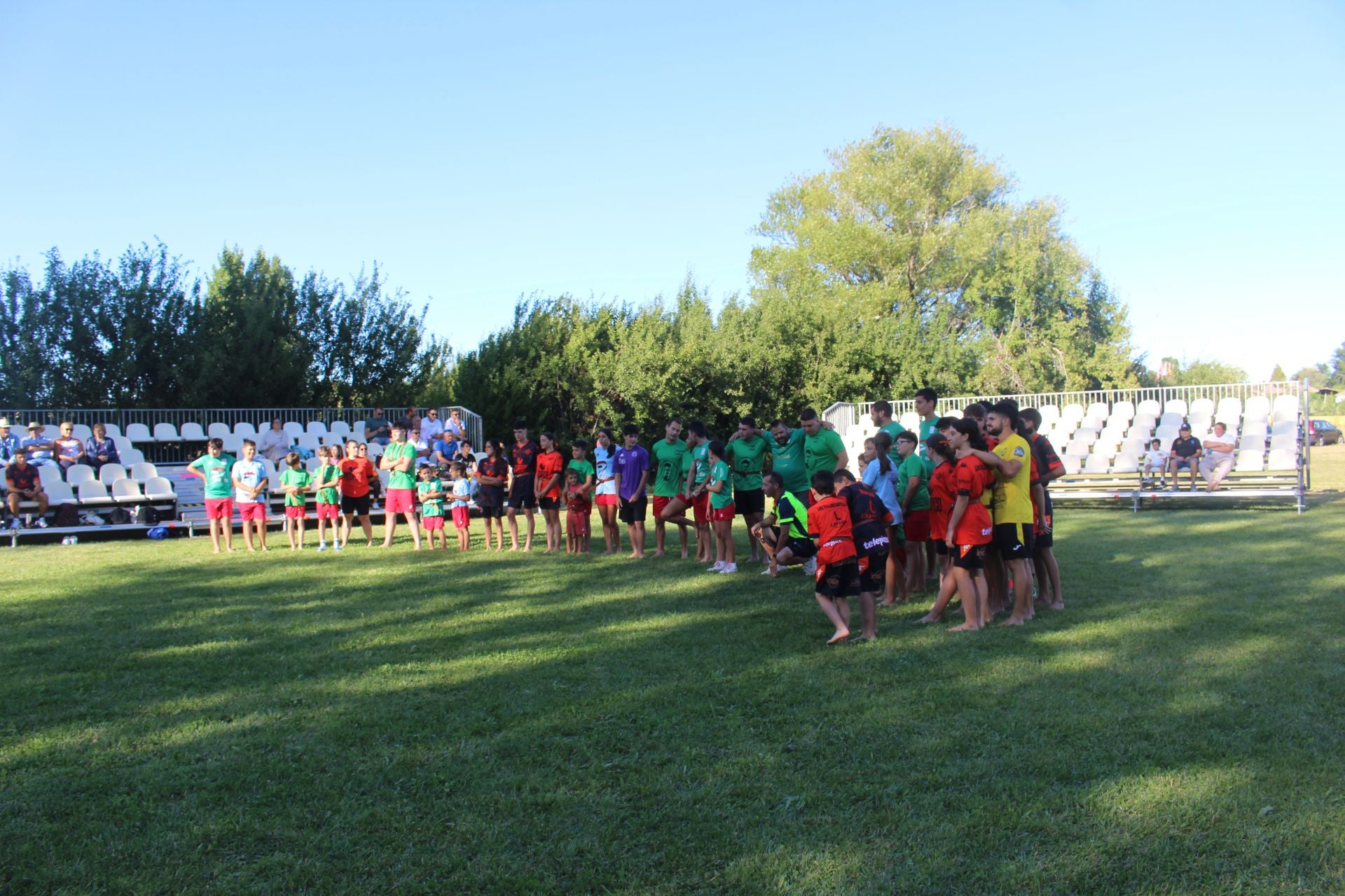 Un corro de homenaje a Jorge Iglesias