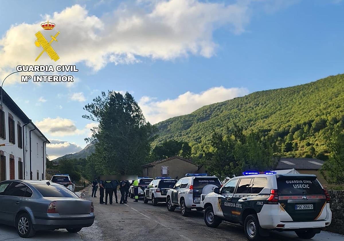 Dispositivo de búsqueda de la mujer desaparecida.