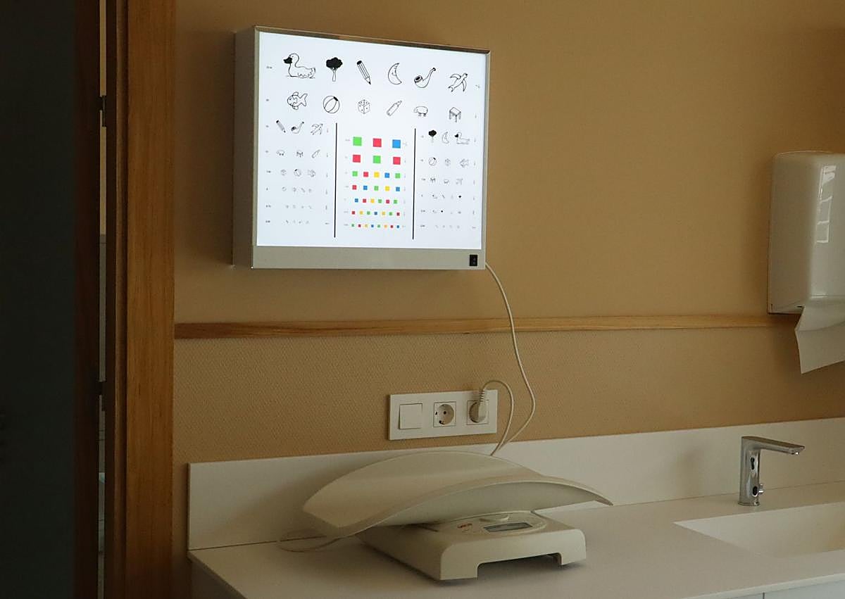 Imagen secundaria 1 - Las 21.000 tarjetas sanitarias de Pinilla estrenan centro de salud cuatro años después