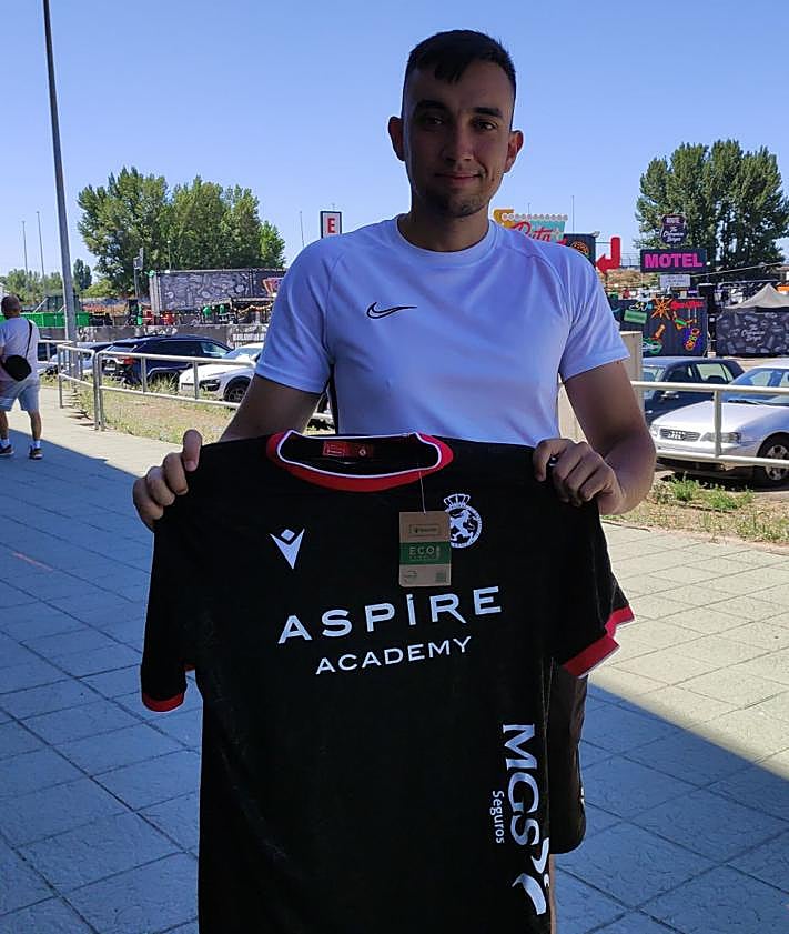 Imagen secundaria 2 - Las camisetas gustan ¡y mucho!: «Hay una clara favorita»