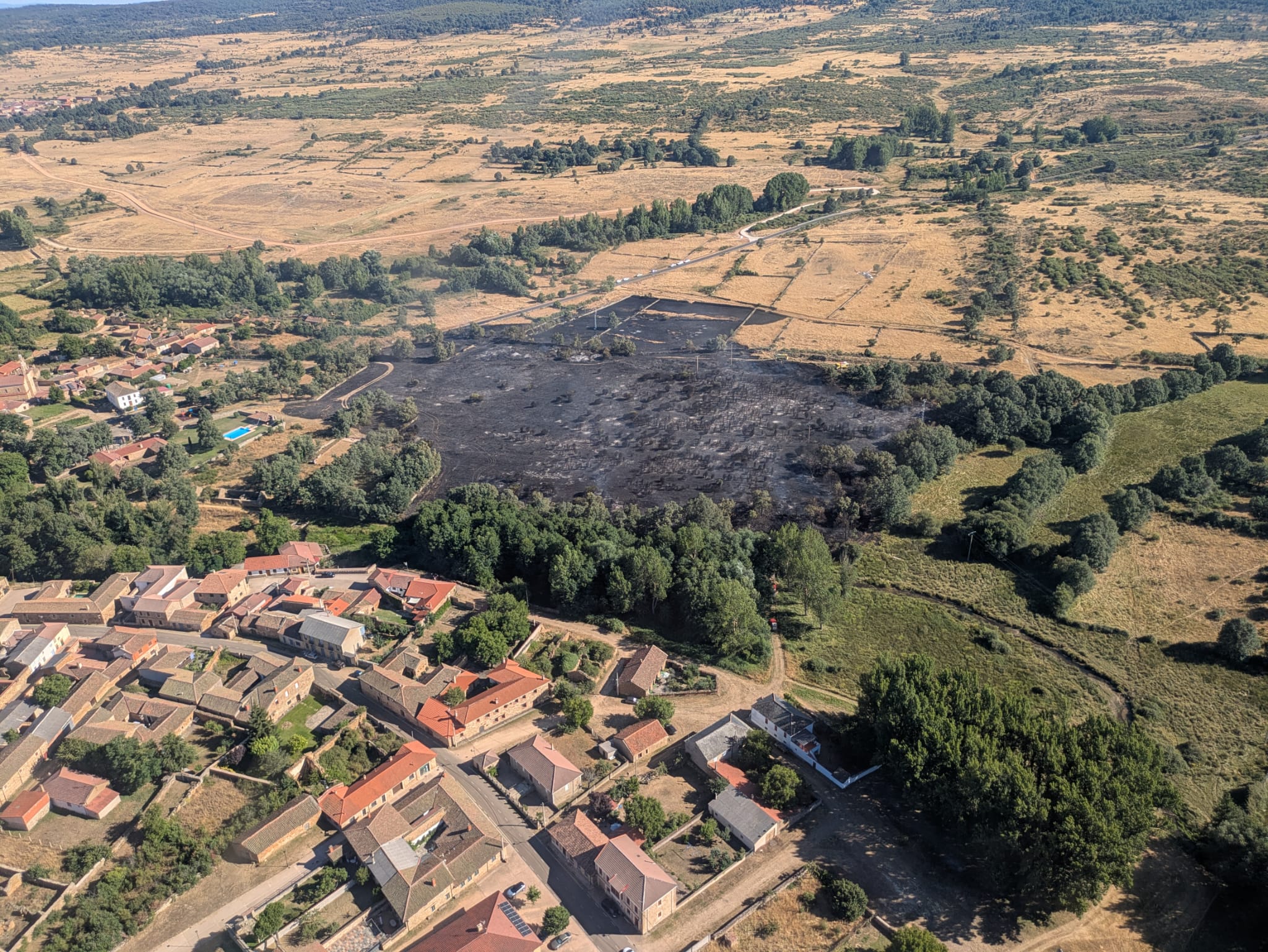 Así ha sido el incendio junto a Santa Colomba de Somoza