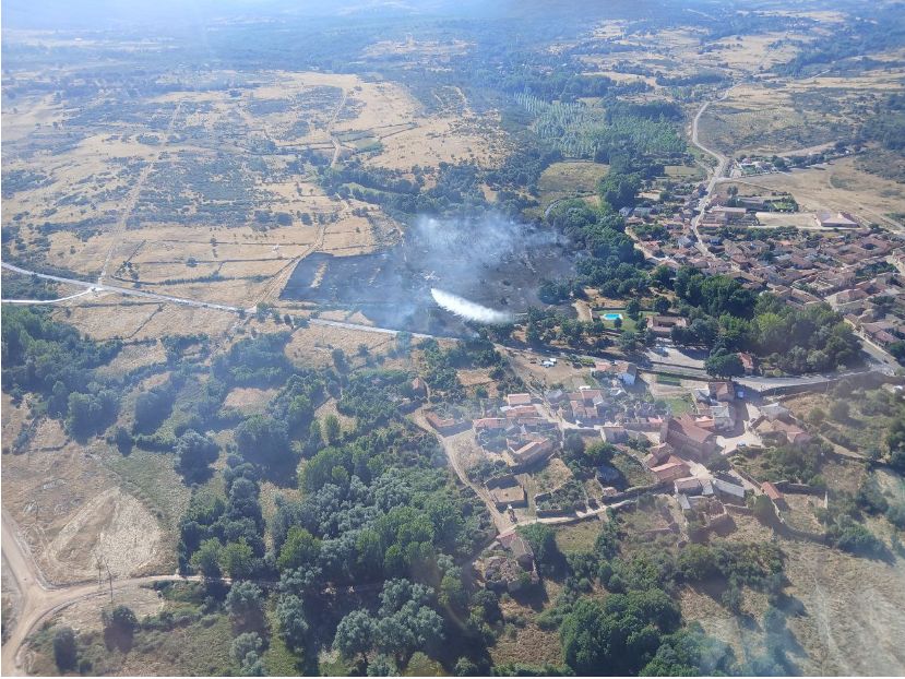 Así ha sido el incendio junto a Santa Colomba de Somoza