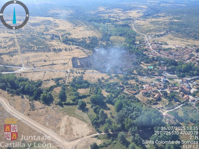Así ha sido el incendio junto a Santa Colomba de Somoza