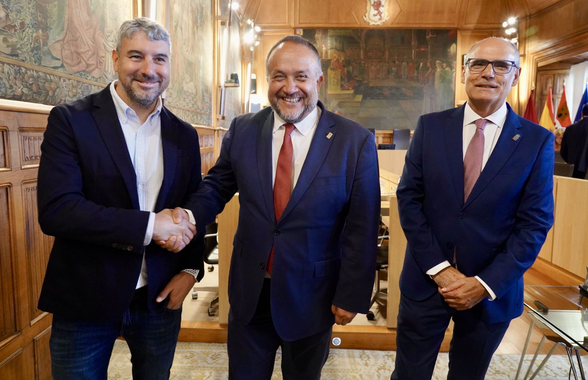 Toma de posesión de dos nuevos diputados provinciales en León
