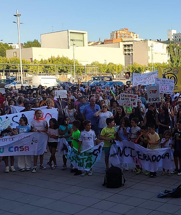 Imagen secundaria 2 - El sur de León se alza contra la biomasa: «Esto afectará a toda la ciudad»