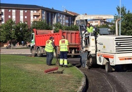 El asfaltado de la avenida Reyes Leoneses de León causará restricciones al tráfico la próxima semana