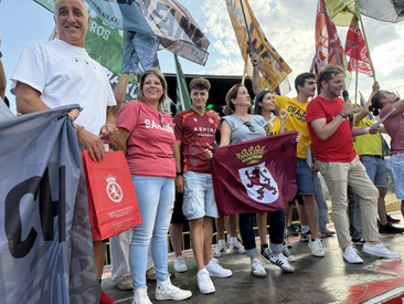 Presentación de la tercera equipación de la Cultural en Almanza