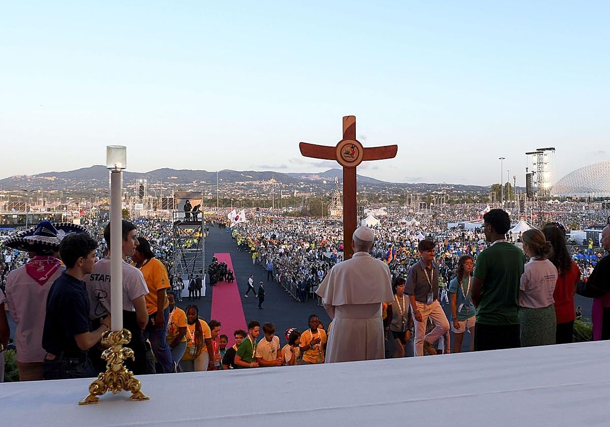 León XIV cierra el Jubileo de los Jóvenes con una misa.