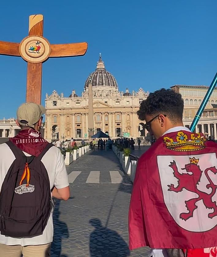 Imagen secundaria 2 - Más de un centenar de leoneses en el Jubileo de Roma: «Dios no se cansa de llamar, pero no escuchamos»