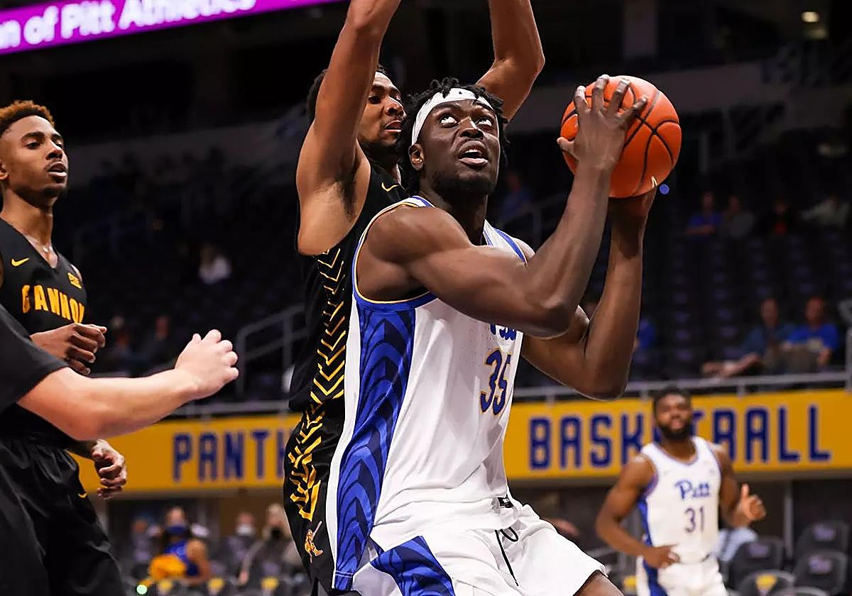 Max Amadasun en un partido.