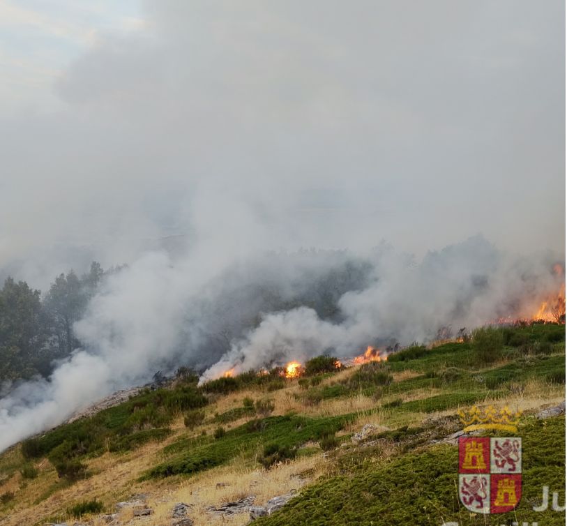 Las imágenes del incendio de Olleros de Alba
