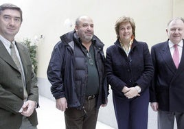 Porfirio Díez, entre José Ángel Arranz, y María Jesús Ruiz e Ignacio Castresana, en la presentación del balance del Programa 'Espacios Naturales contra el Cambio Climático« en 2011.