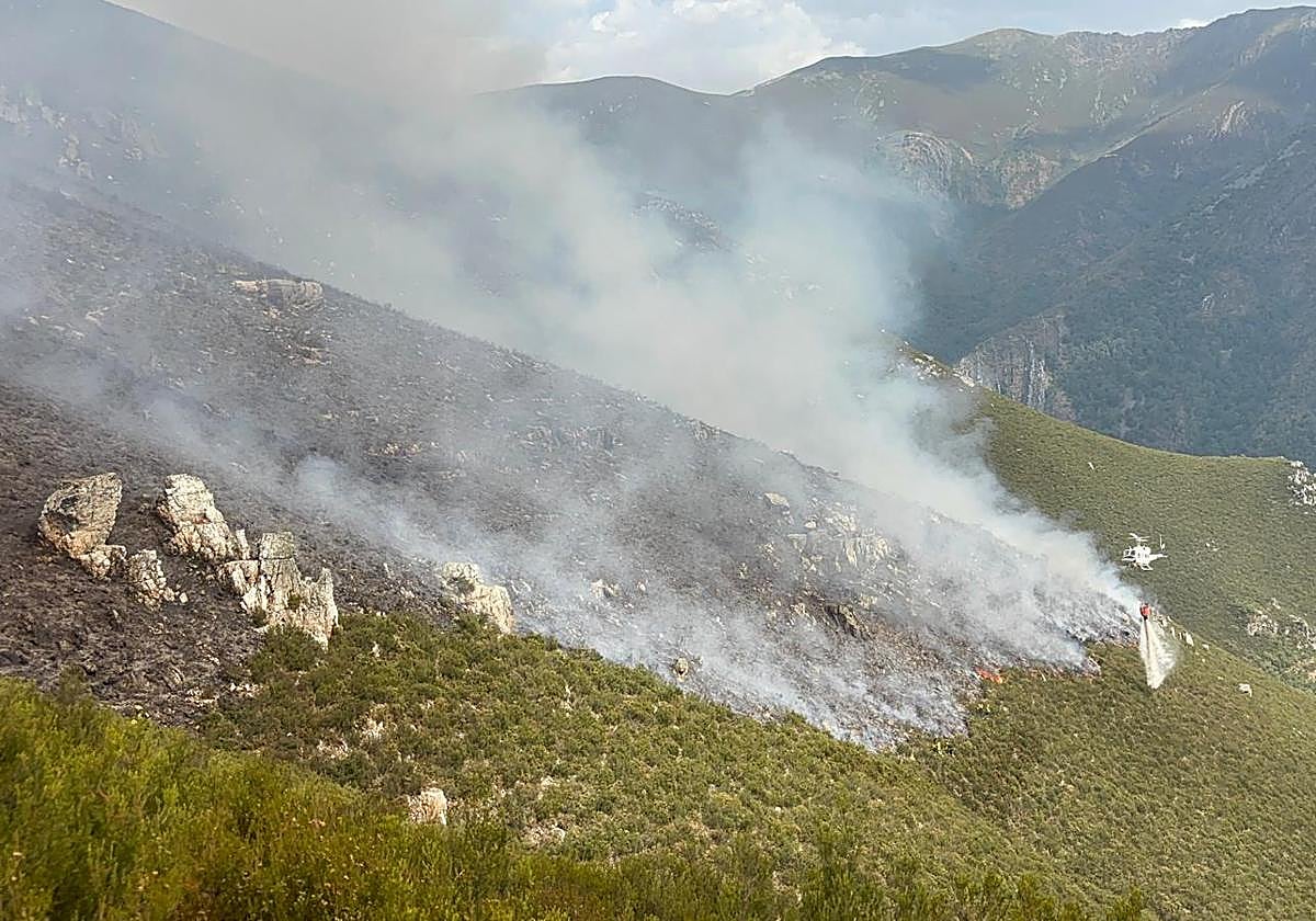 Las imágenes del incendio de Llamas de Cabrera