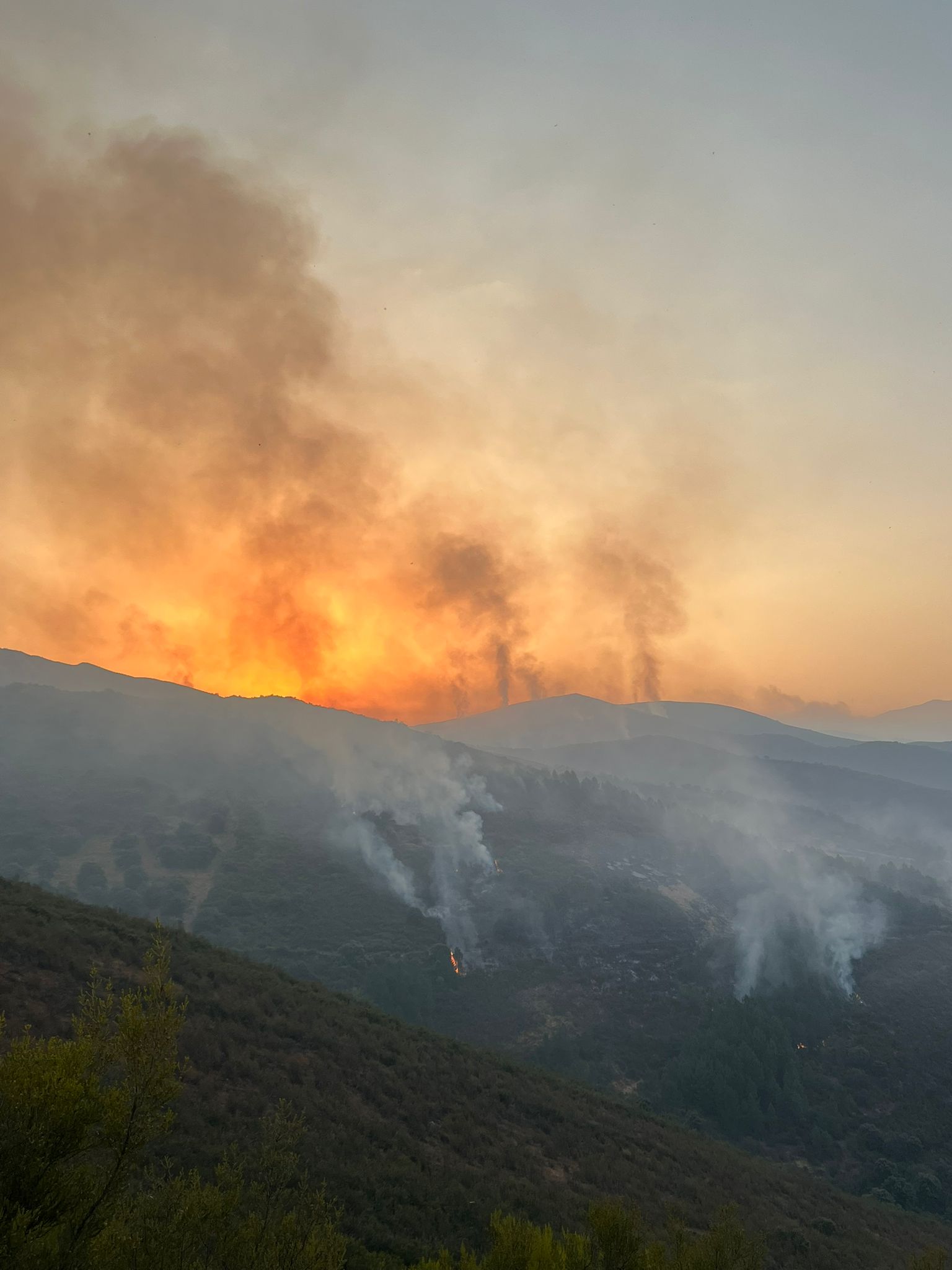 Las imágenes de los incendios de Yeres y Orallo