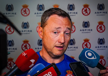 Llona lamenta la falta de fichajes: «La plantilla está aún sin estructurar»