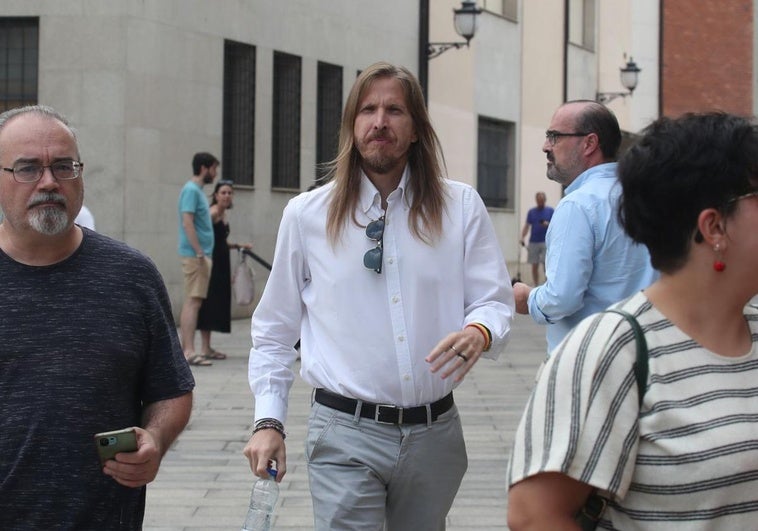 Pablo Fernández exige la dimisión de Quiñones y de Mañueco por la «incompetencia, inacción y pasividad» ante los incendios