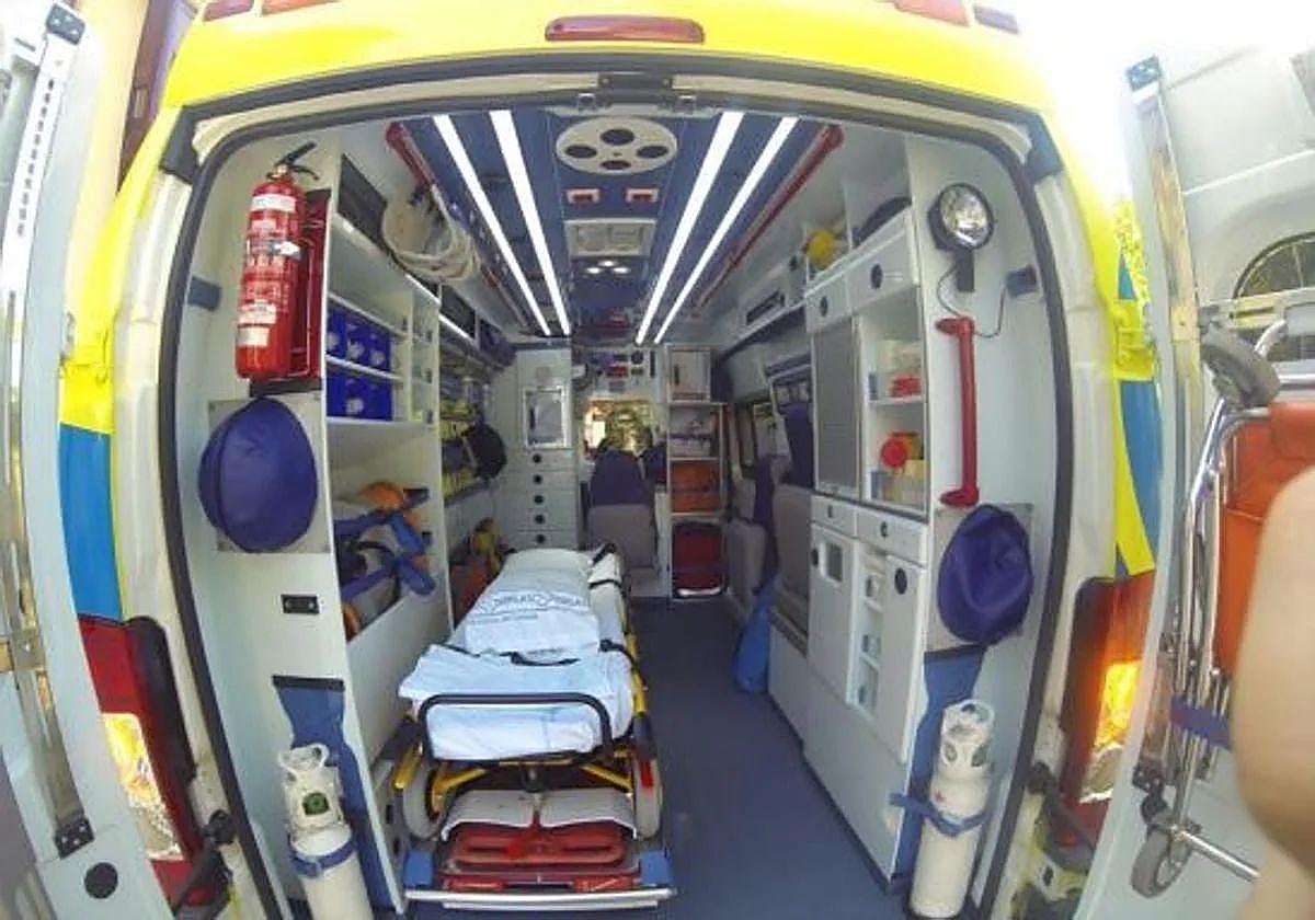 Imagen del interior de una ambulancia.