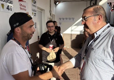 Abel Ramos (izquierda) saluda al vicepresidente de la Diputación de León.