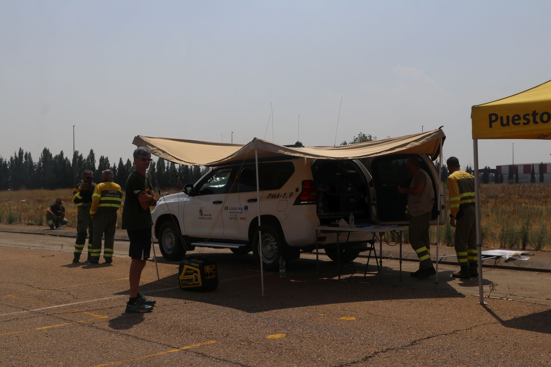 El Puesto de Mando Avanzado coordina la lucha contra el incendio de Castrocalbón