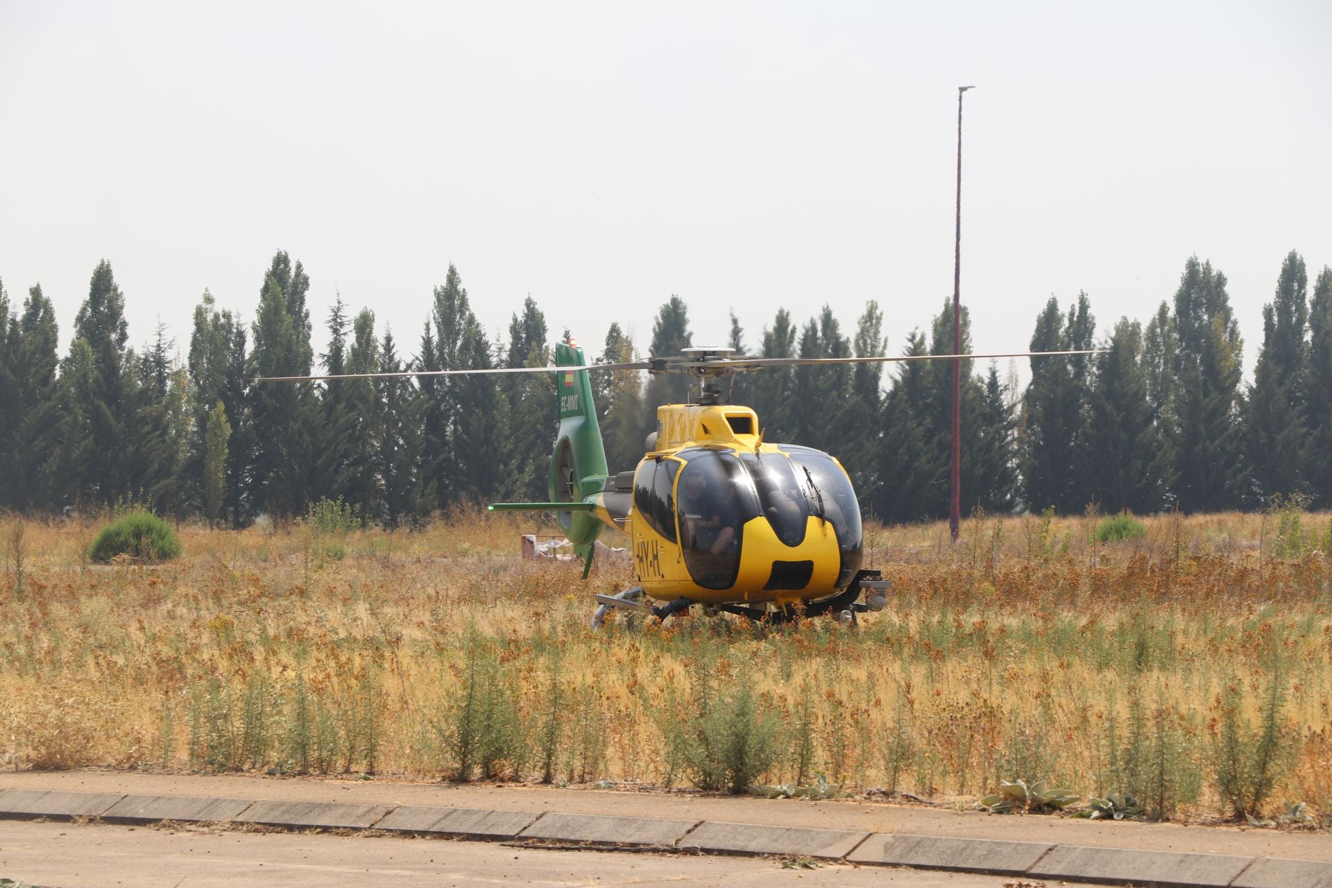 El Puesto de Mando Avanzado coordina la lucha contra el incendio de Castrocalbón