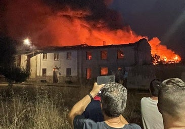 Piden «prudencia» a la población en una provincia con 15 fuegos activos y 8.000 desalojados