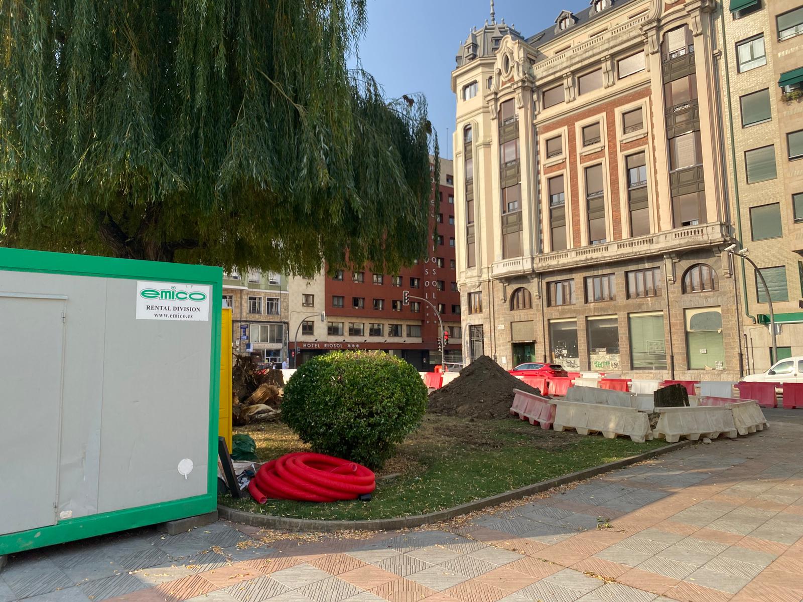 Imágenes de la obra en el Puente de los Leones