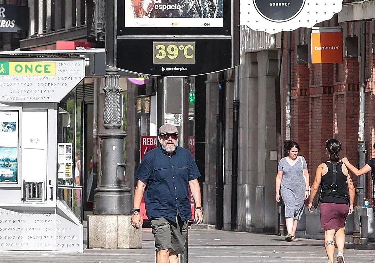Imagen de archivo de una ola de calor en León.