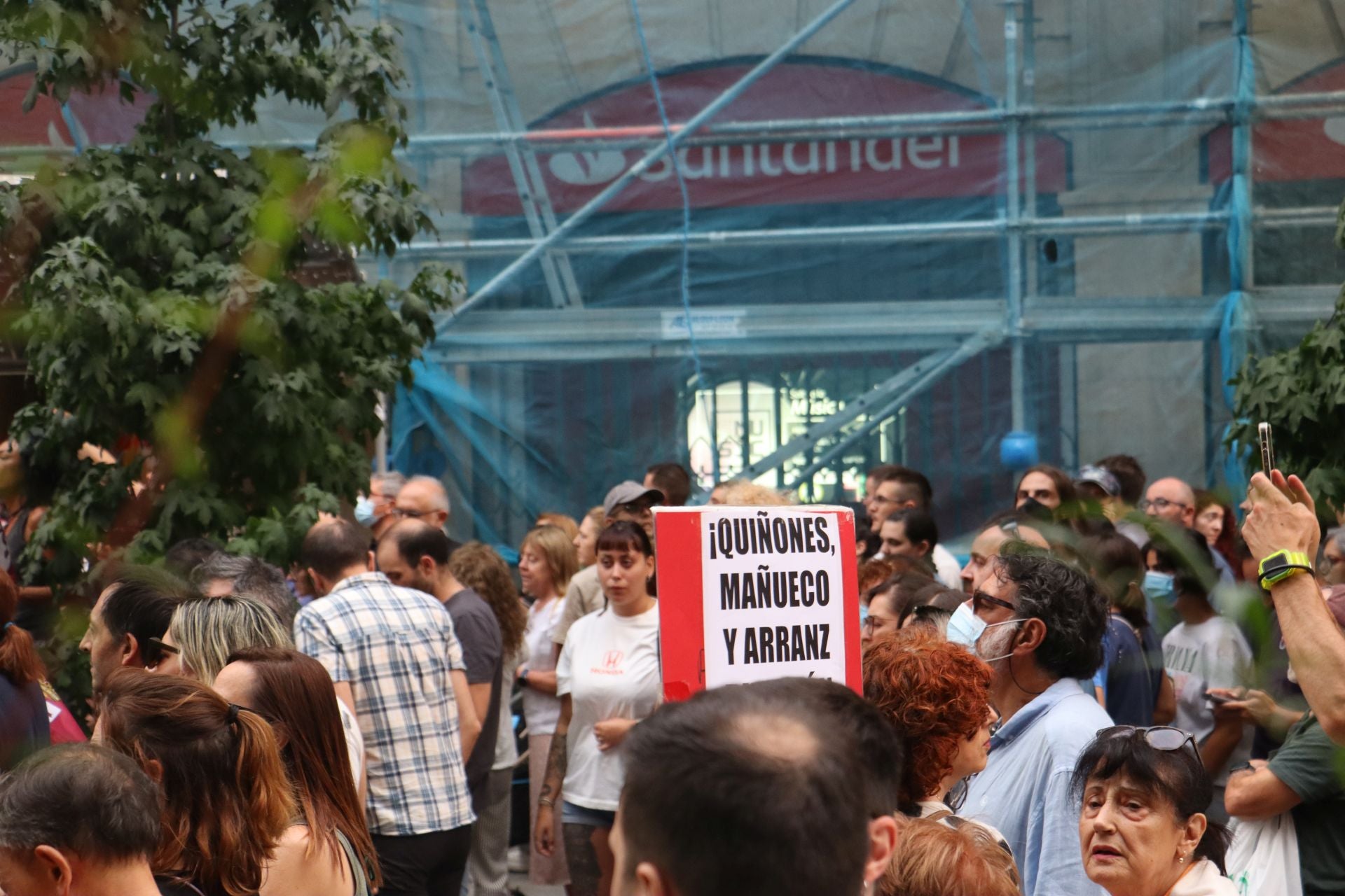 Miles de personas claman: «El monte es del pueblo leonés»