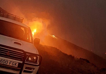El incendio de Gestoso está «sin llama» y sigue preocupando Fasgar e Igüeña