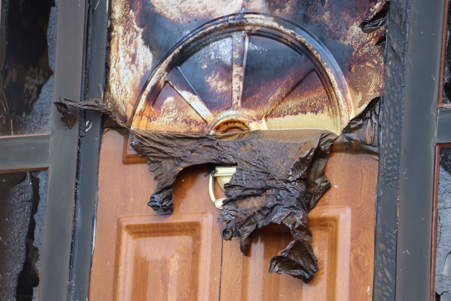 Castrocalbón intenta levantarse tras un desolador incendio