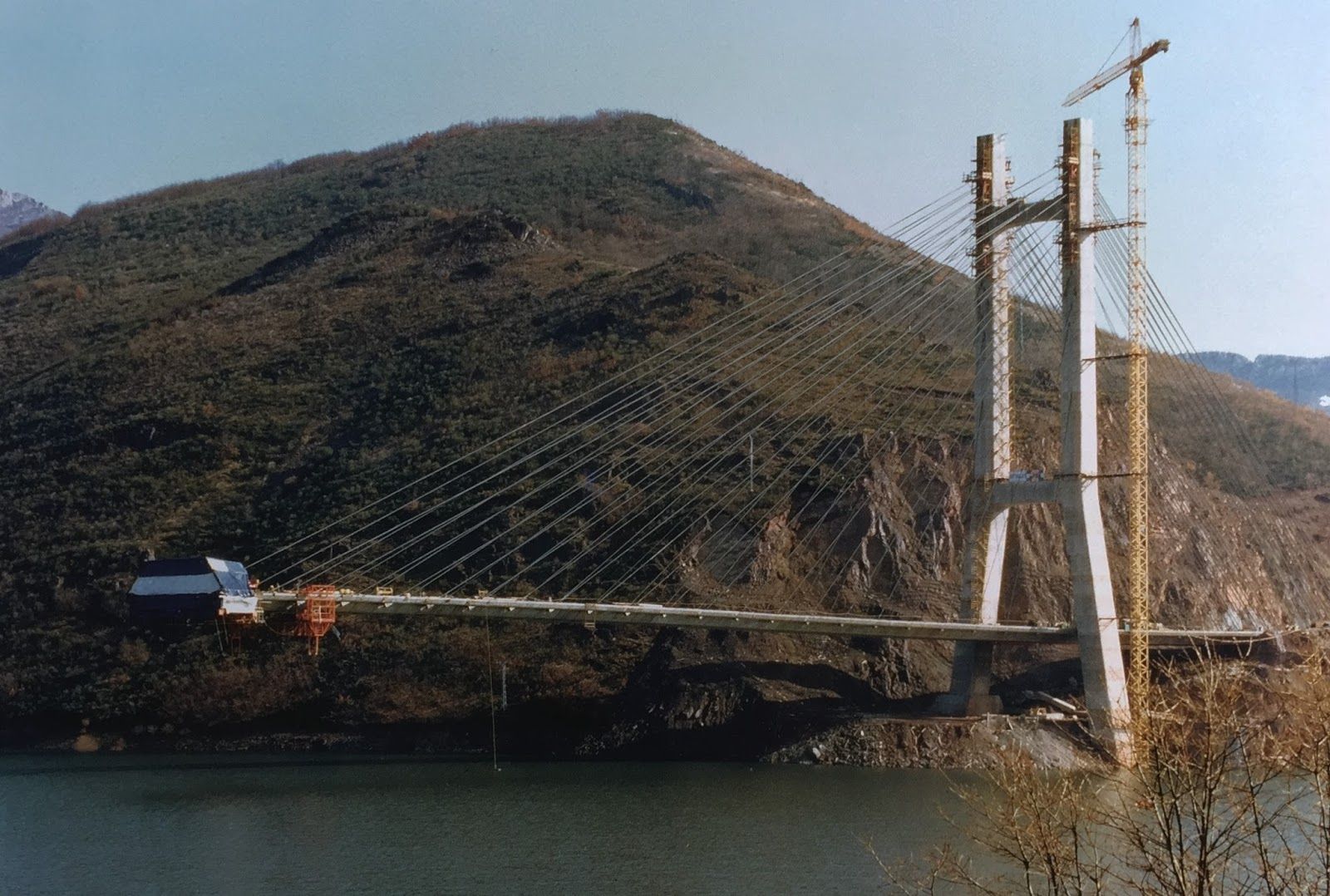 Un puente de récord y de libro