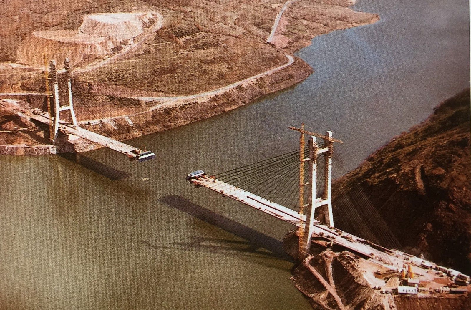 Un puente de récord y de libro