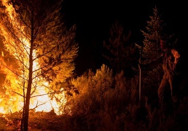 Cerco al turismo de incendios: «No corramos riesgos por ser curiosos y querer hacer una foto»