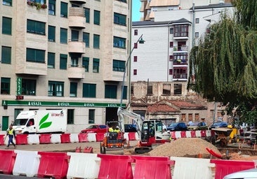 Las obras de la rotonda del Puente de los Leones llegan a septiembre con mucho por hacer