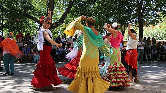 Flamenco, color y alegría en la Feria Rociera de Valencia de Don Juan