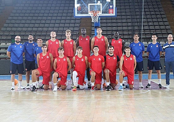 Foto de equipo de la Cultural para la 2025/26