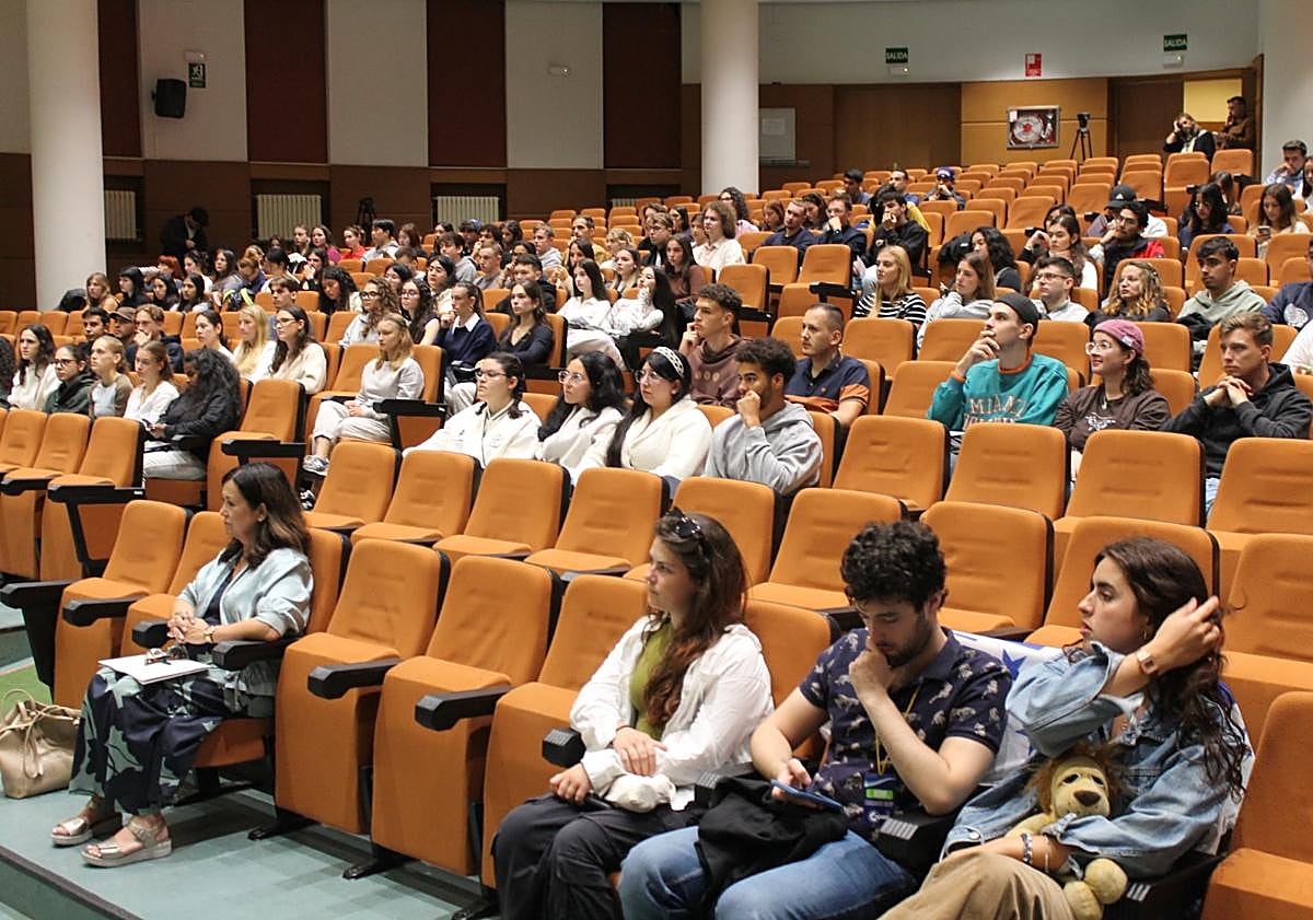 Imagen principal - Italia y México lideran la llegada de universitarios extranjeros a León