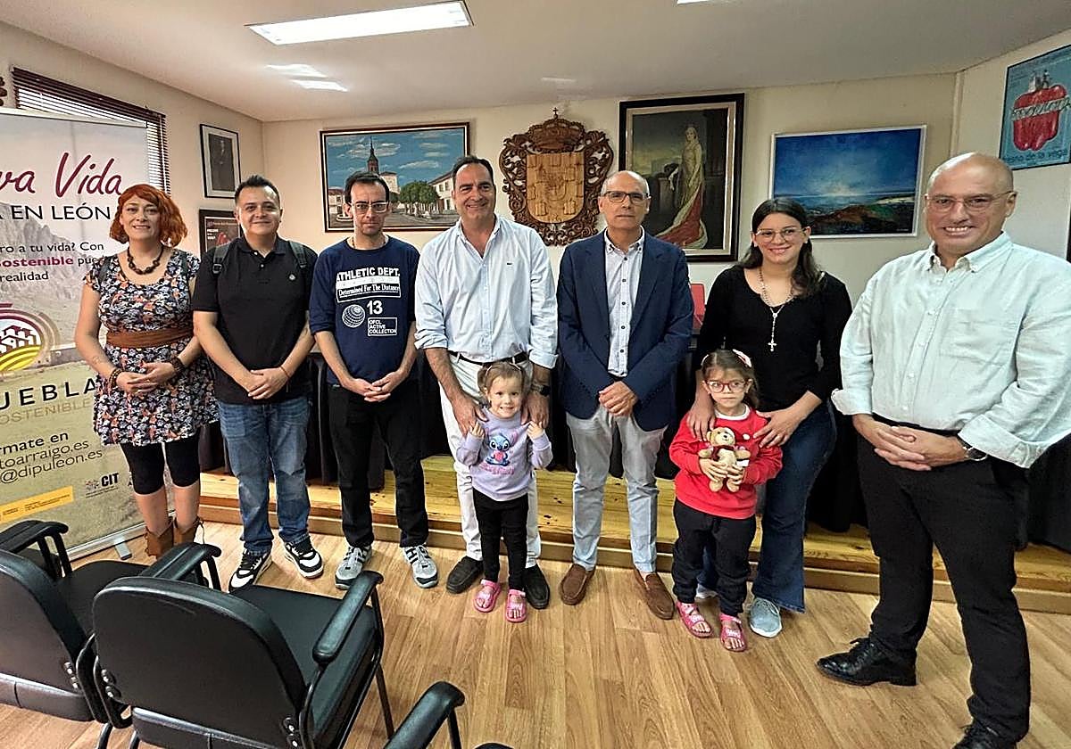 Familia que llega al municipio.