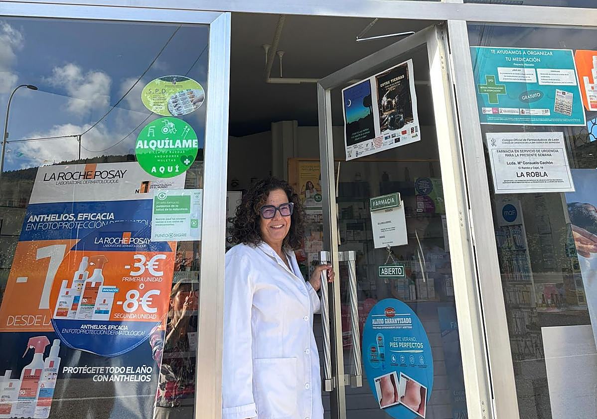 Imagen principal - Las farmacias rurales durante los incendios de la provincia