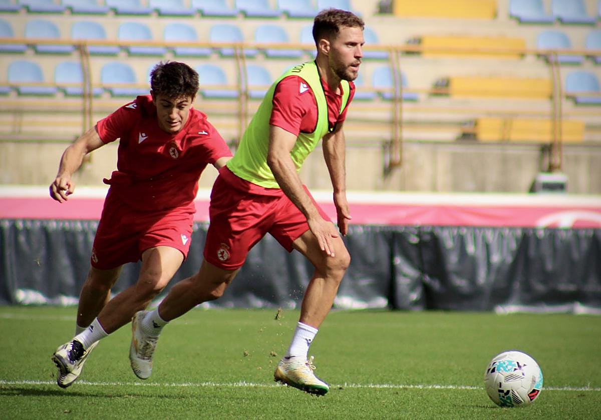 Calero, en un entrenamiento con la Cultural.
