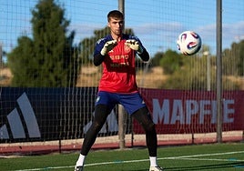 Fran González entrenando esta semana con España.