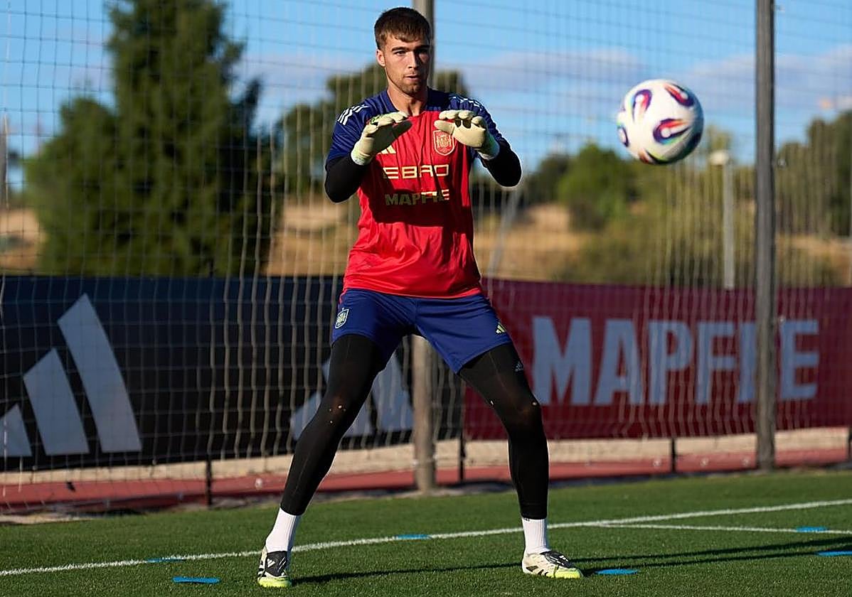 Fran González entrenando esta semana con España.