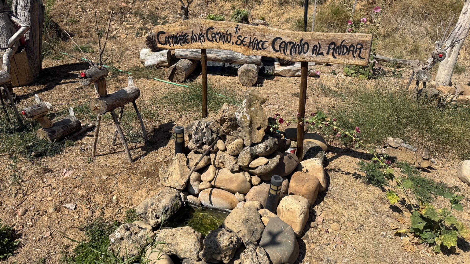 Imágenes del rincón de Ricardo en San Miguel de Escalada
